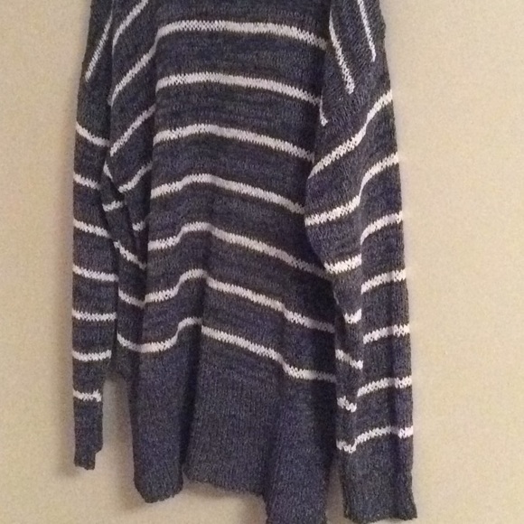 Sweater - Picture 6 of 6